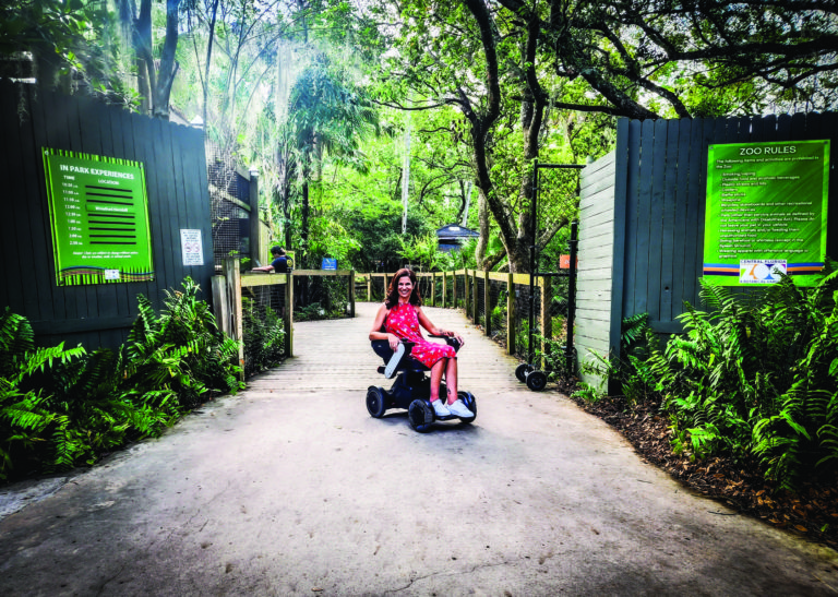 solo wheelchair traveler Sylvia visits the Central Florida Zoo